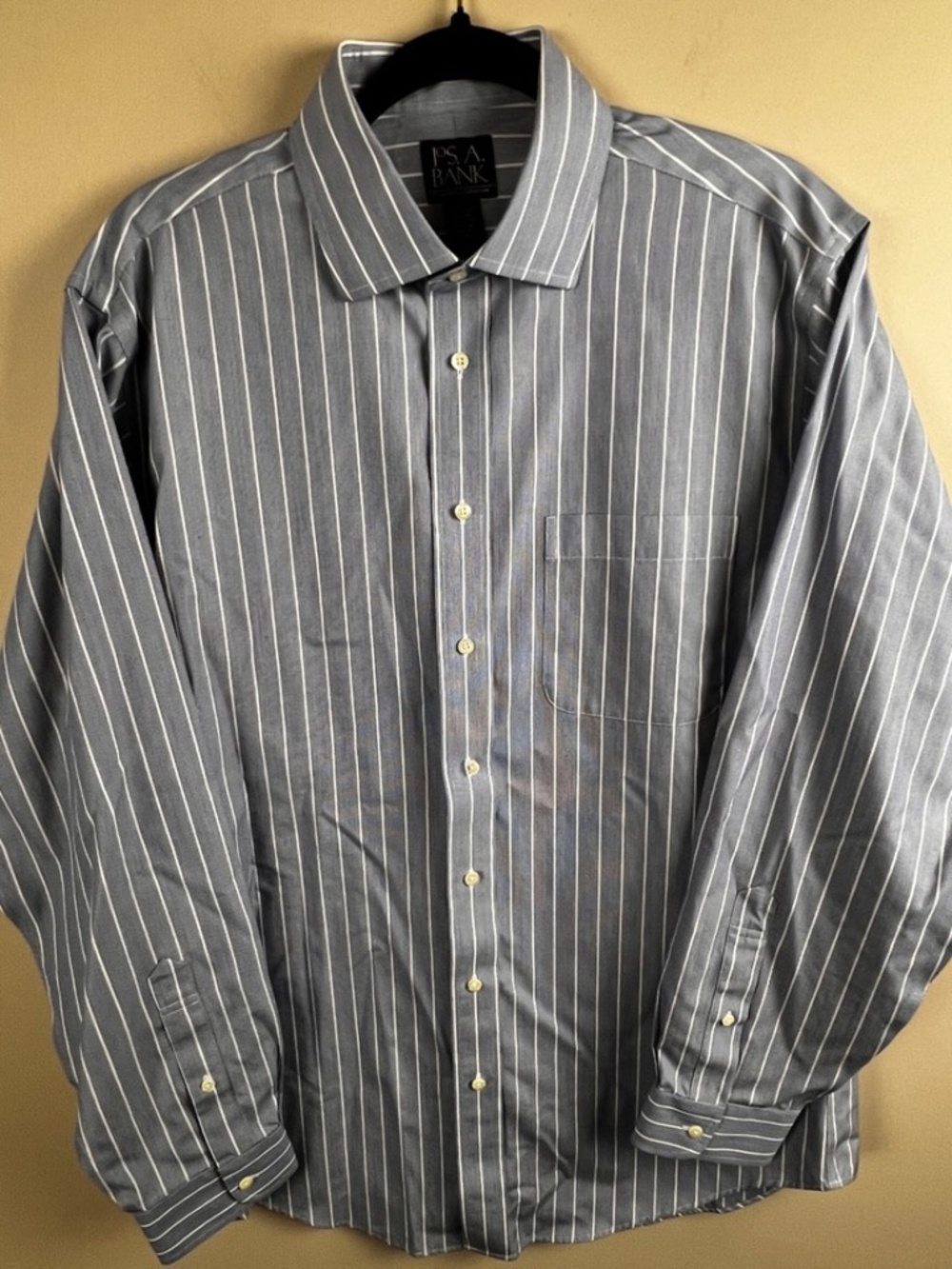 Jos. A. Bank Blue White Stripes Men’s Tailored Button Down Long Sleeve 16-35